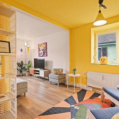 Farbenfrohe Altbauwohnung, Top Ausstattung Friedrichshafen Bagian luar foto