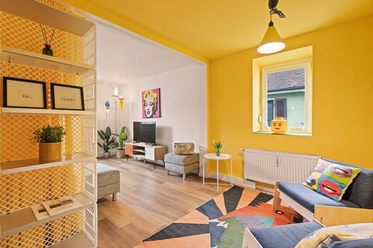 Farbenfrohe Altbauwohnung, Top Ausstattung Friedrichshafen Bagian luar foto