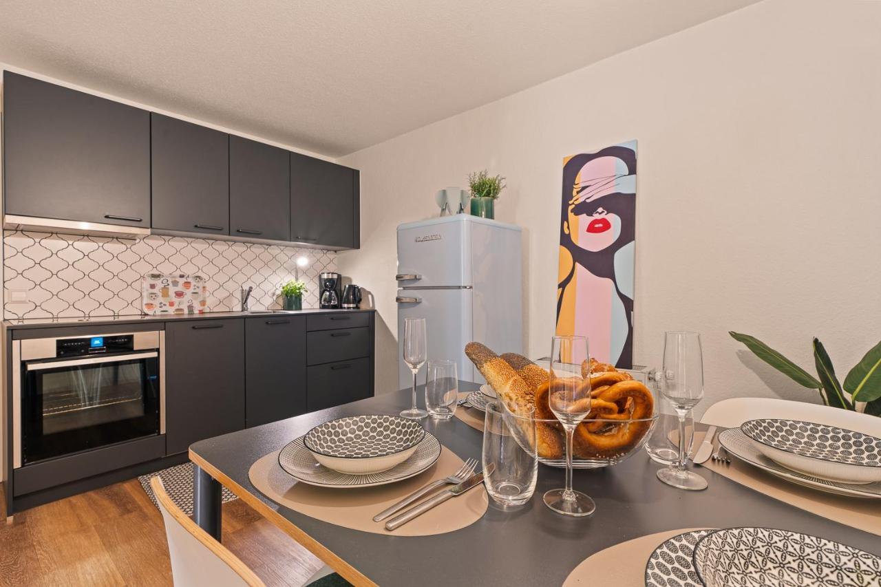 Farbenfrohe Altbauwohnung, Top Ausstattung Friedrichshafen Bagian luar foto