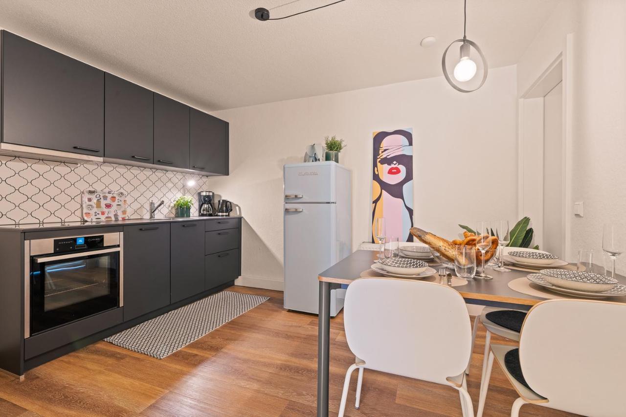 Farbenfrohe Altbauwohnung, Top Ausstattung Friedrichshafen Bagian luar foto
